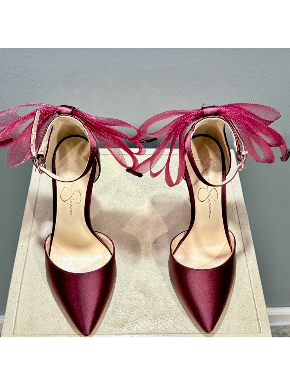 Jessica Simpson Phindies Burgundy Oversized Tulle Bow Stiletto Pumps Sz 5.5 NWT - Picture 5 of 9